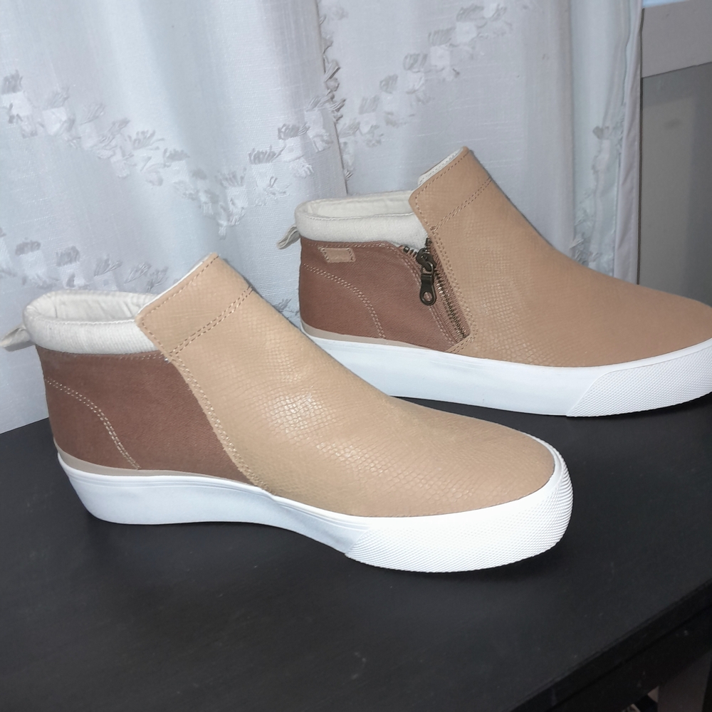 Women's Tan Slip-On Sneakers